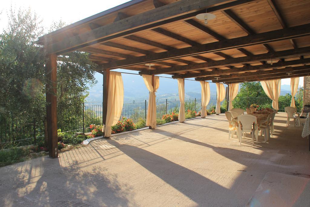 Aparthotel Il Castello Di Perchia Crocemaroggia Exterior foto